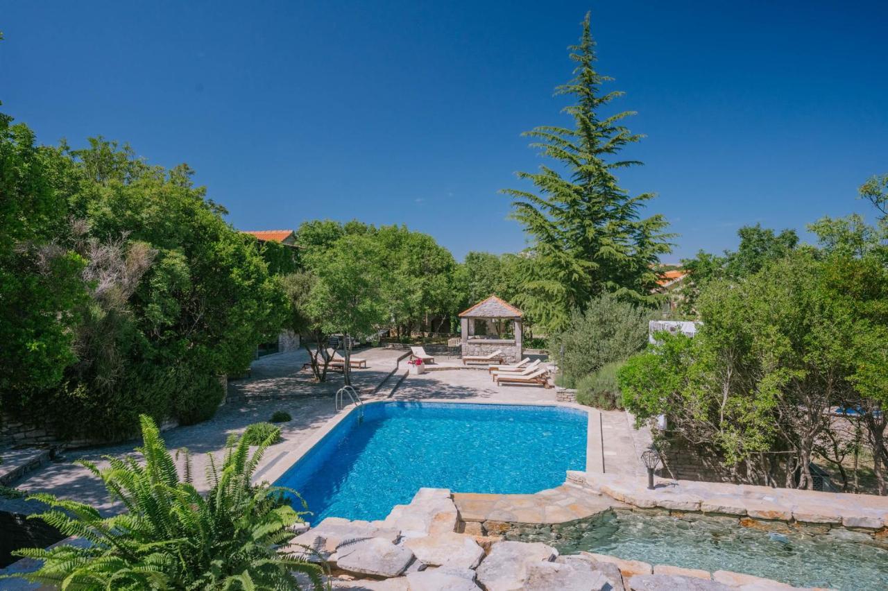 Nono Ban Hotel & Villa Gornji Humac ภายนอก รูปภาพ