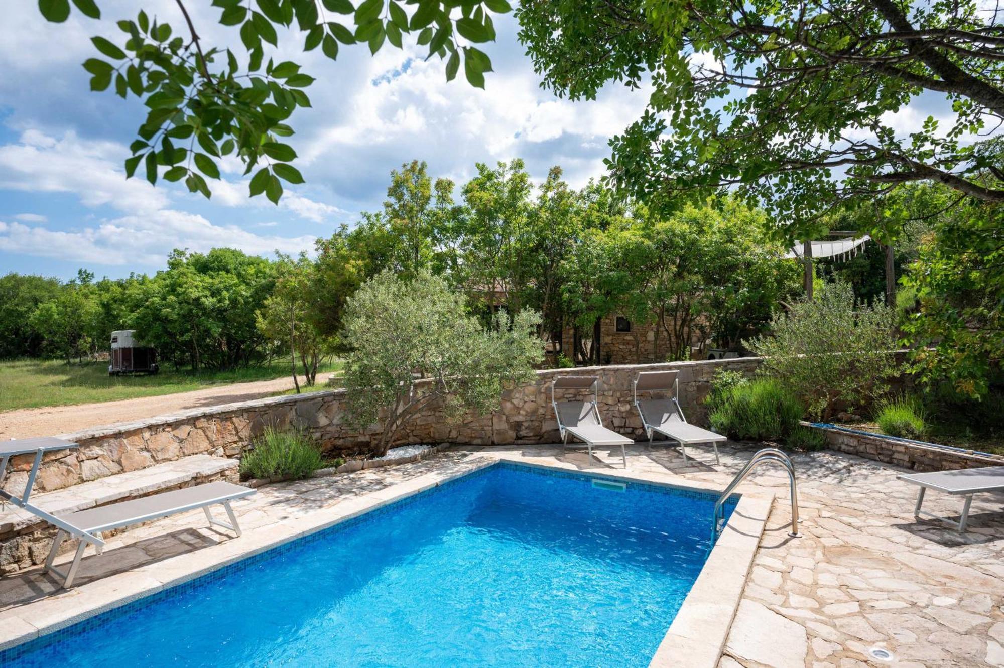Nono Ban Hotel & Villa Gornji Humac ภายนอก รูปภาพ